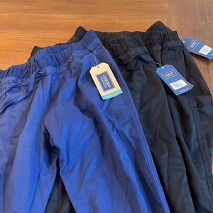 Cherokee- small petite Revolution scrub pants